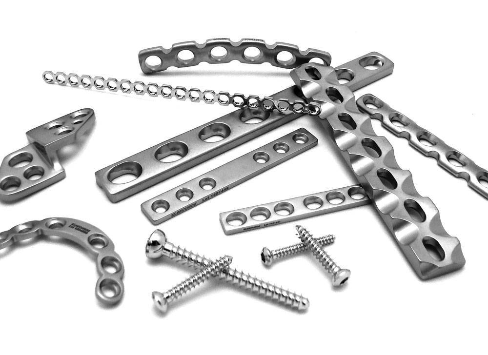 Trauma plates, screws and implants